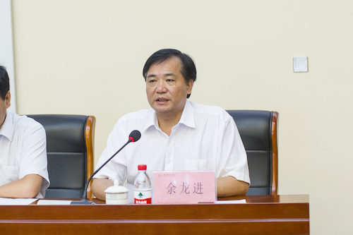 探花视频
余龙进教授分享省级重点马院建设经验